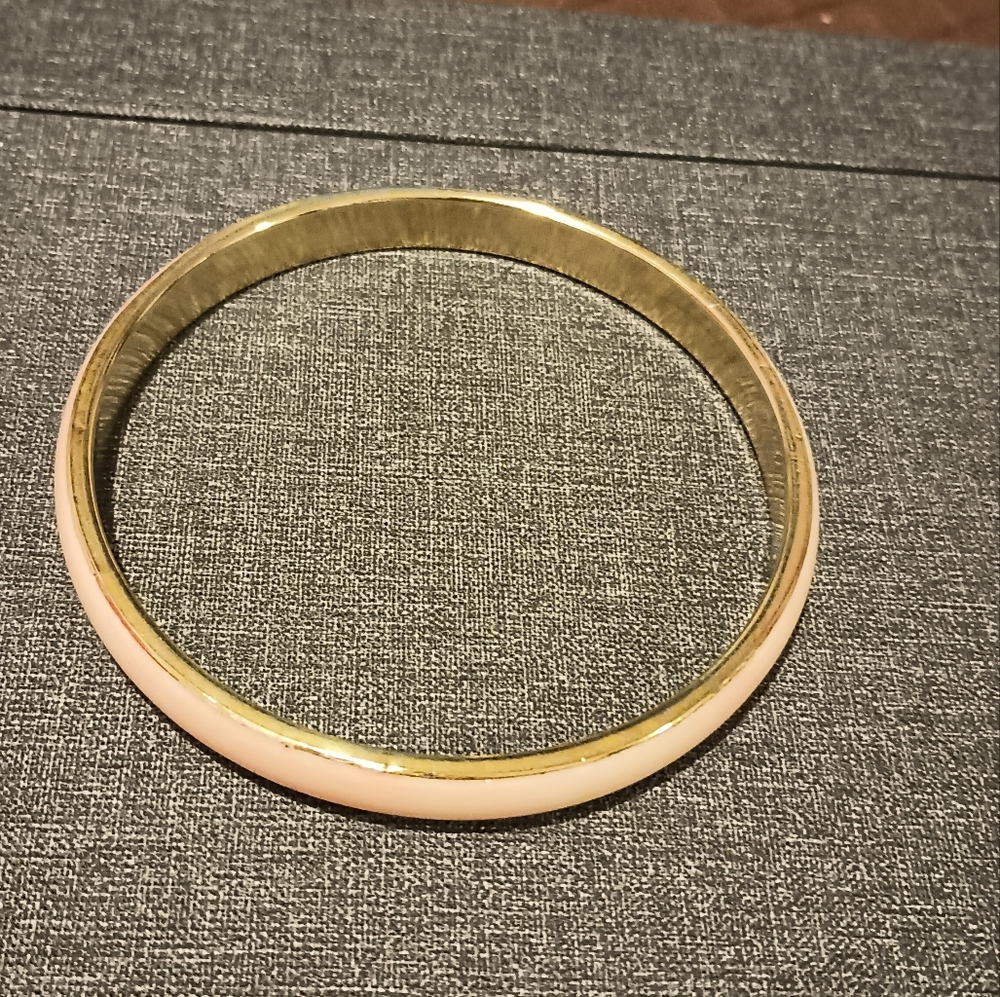 Coral and gold bracelet.